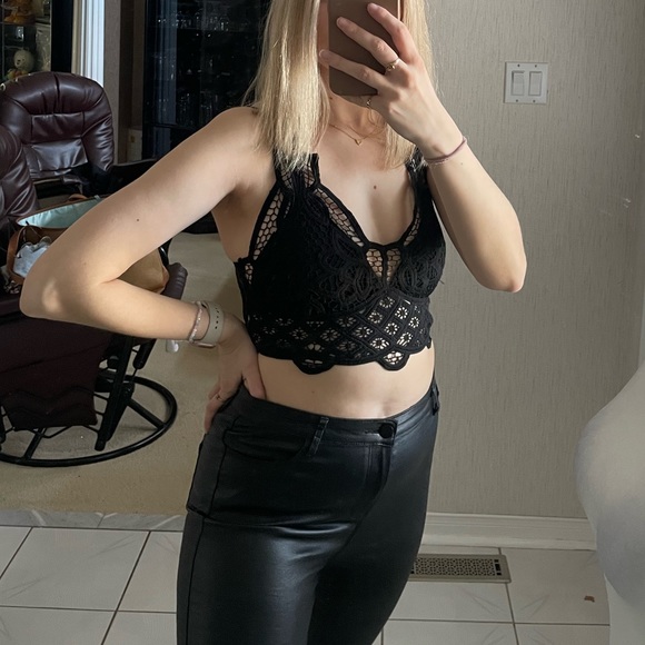 Sexy Black Top With Removeable Padding - Picture 1 of 6